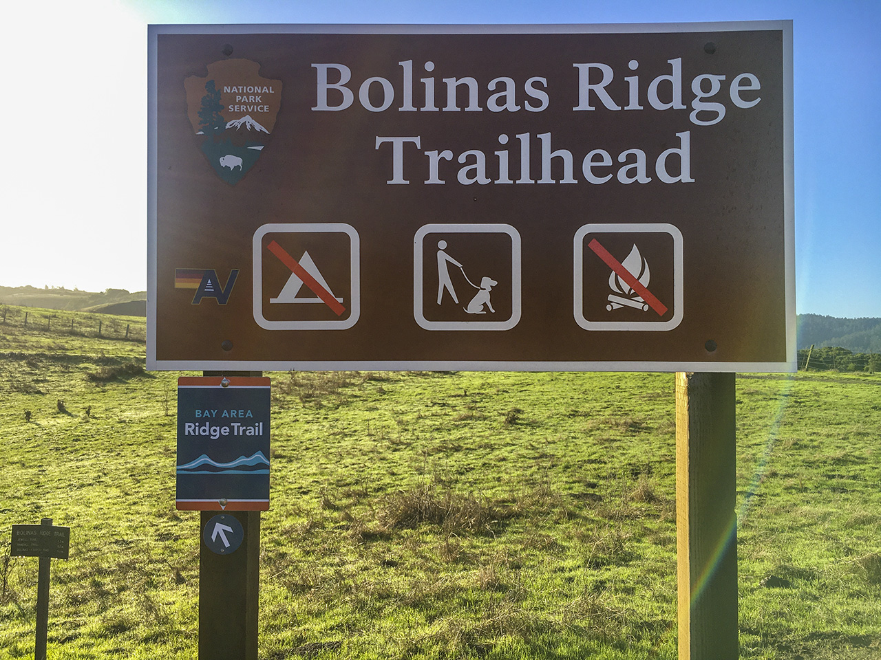 Bolinas Ridge Trailhead Schild des National Park Service, Point Reyes, California, USA