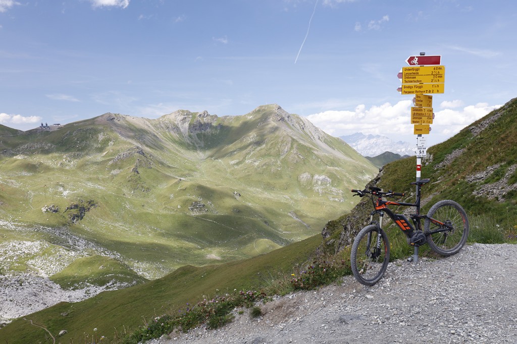 Hörnlihütte Wegweiser, Graubünden, Schweiz