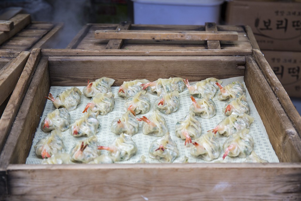 Dumplings, Seoul market, South Korea