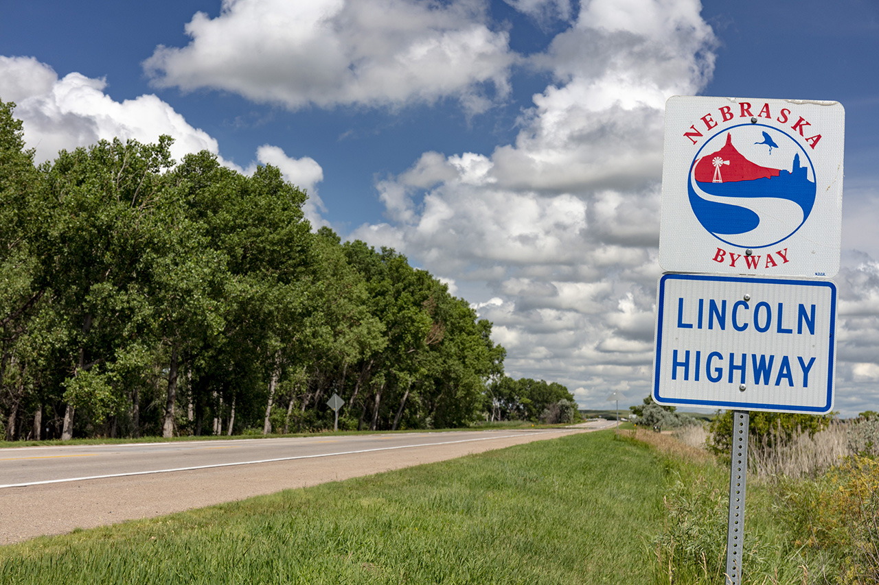 Lincoln Highway, Nebraska Byway, Strassenschild nahe Hershey, Nebraska, USA