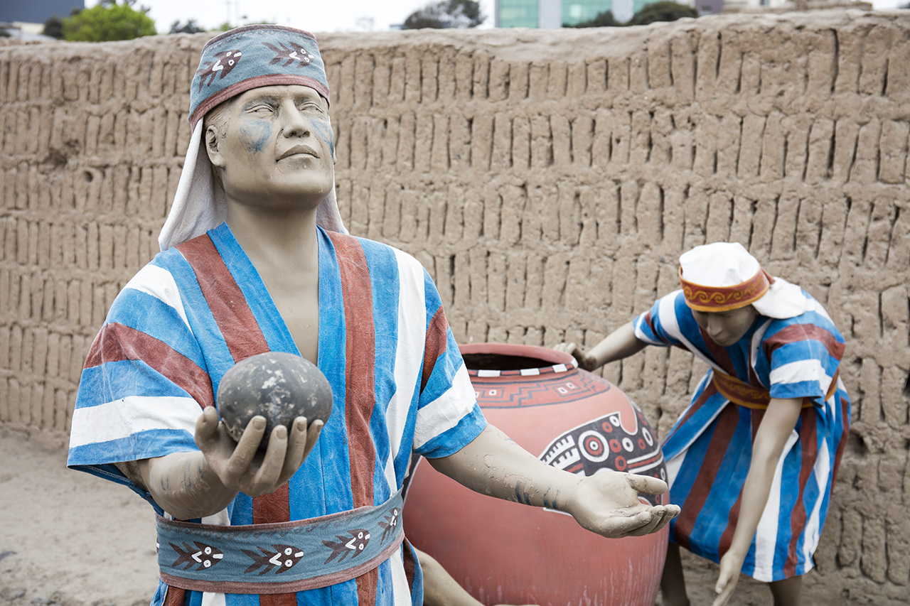 Lima culture people at work, Huaca Pucllana, Lima, Peru