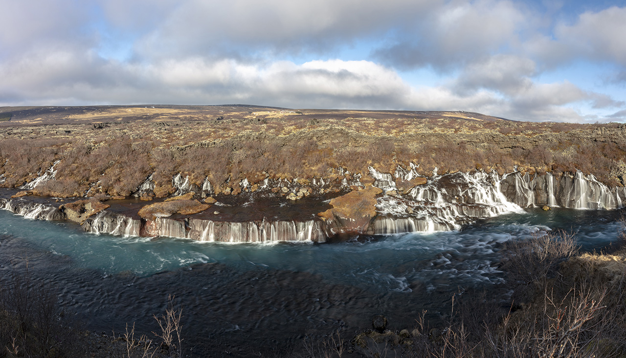 Hraunfossar, Wasserfall nahe Reykholt, Island